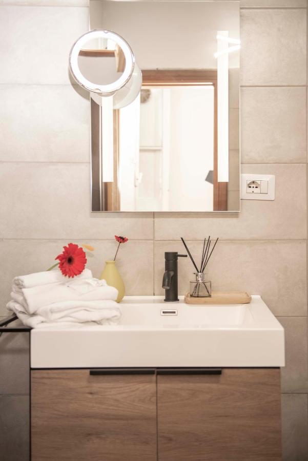 Stranamore Apartments Trastevere Рим Екстер'єр фото